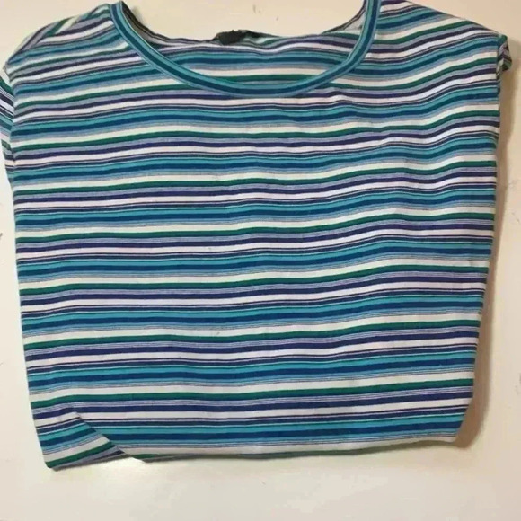 Talbots short  sleeve, stretchy T-shirt. Size large. - Picture 6 of 6